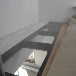 podłogi szklane w mieszkaniu